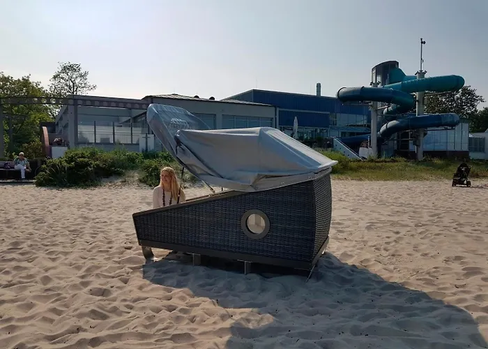 Schlafstrankorb Nord Friends&family, Meerwasserwellenbad Οργανωμένο κάμπινγκ Eckernförde